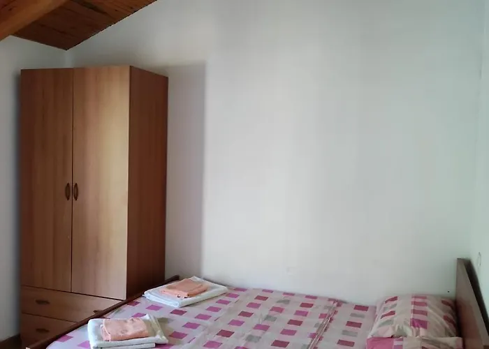 Hotell Toni Llogora